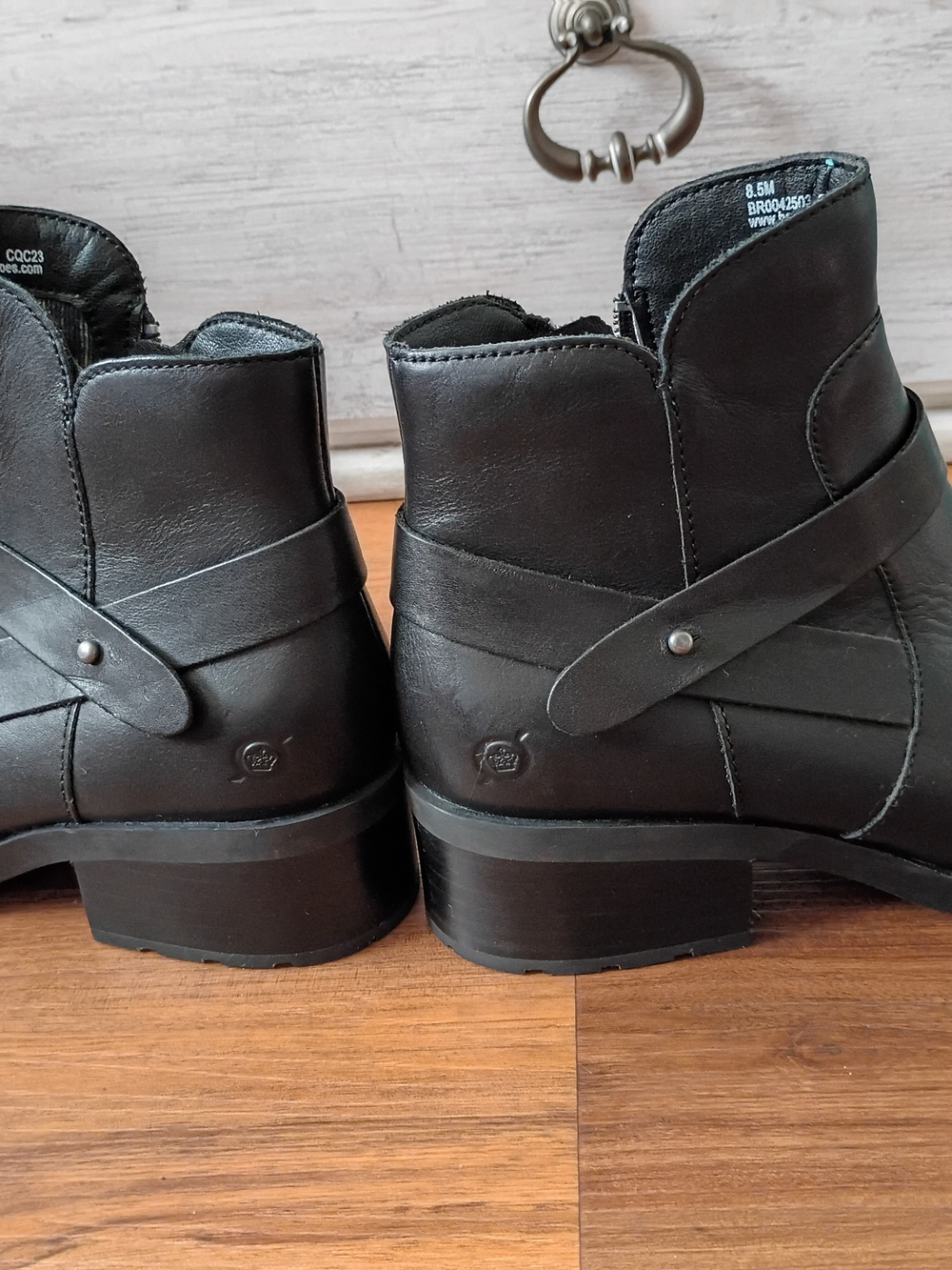 Børn Tori Black Leather Moto Booties Strap Detail Size 8.5M - Picture 8 of 8
